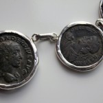 Pulsera única realizada con autenticas monedas romana