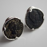 Pendientes únicos realizados con autenticas monedas romanas