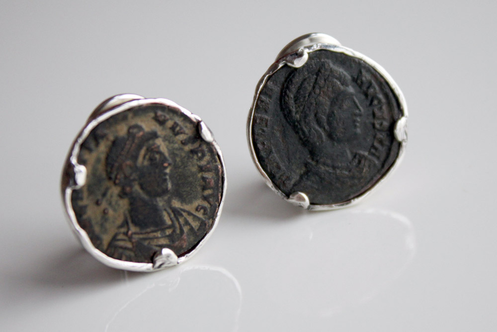 Pendientes únicos realizados con autenticas monedas romanas